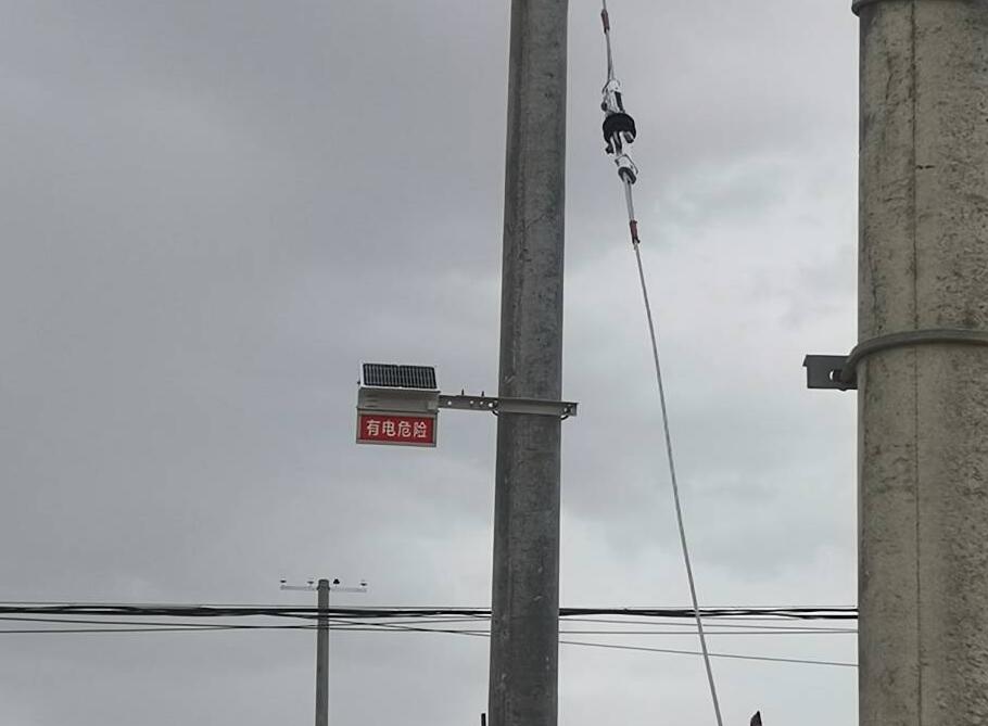 甘肅電力安裝防外破警示牌，為電力防護增添“保護傘”